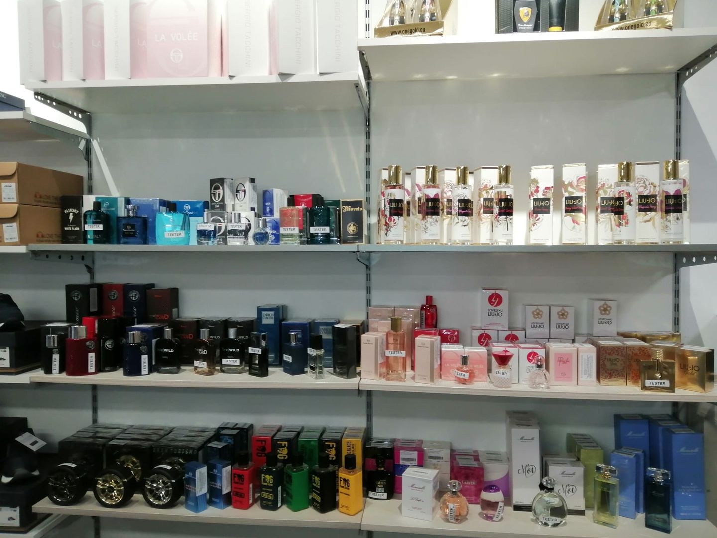Spațiu comercial 200 mp ultracentral singurul vad pietonal 100% Roman - imaginea 15