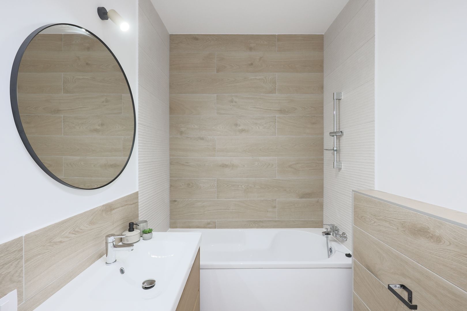 Imagine 6 - Apartament cu 2 camere NOU, finisat cu Chirias inclus