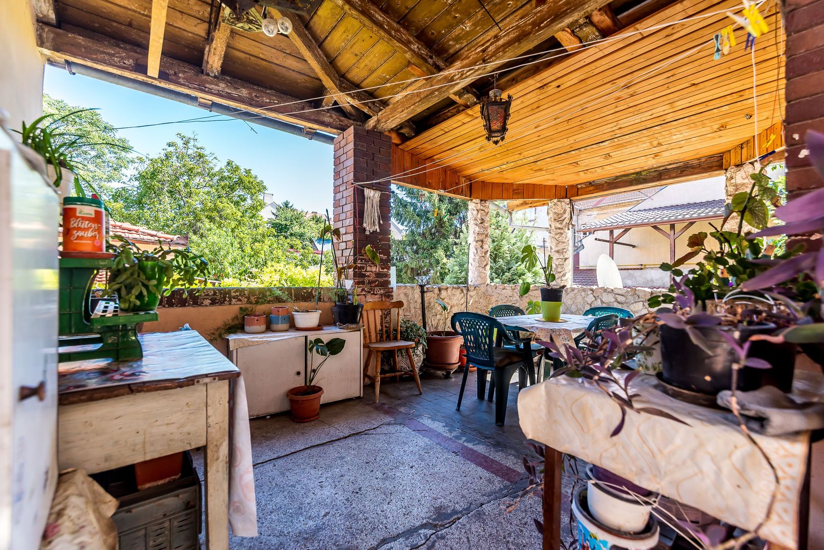 Imagine 8 - Apartament cu 4 camere si terasa si curte proprie, langa primarie