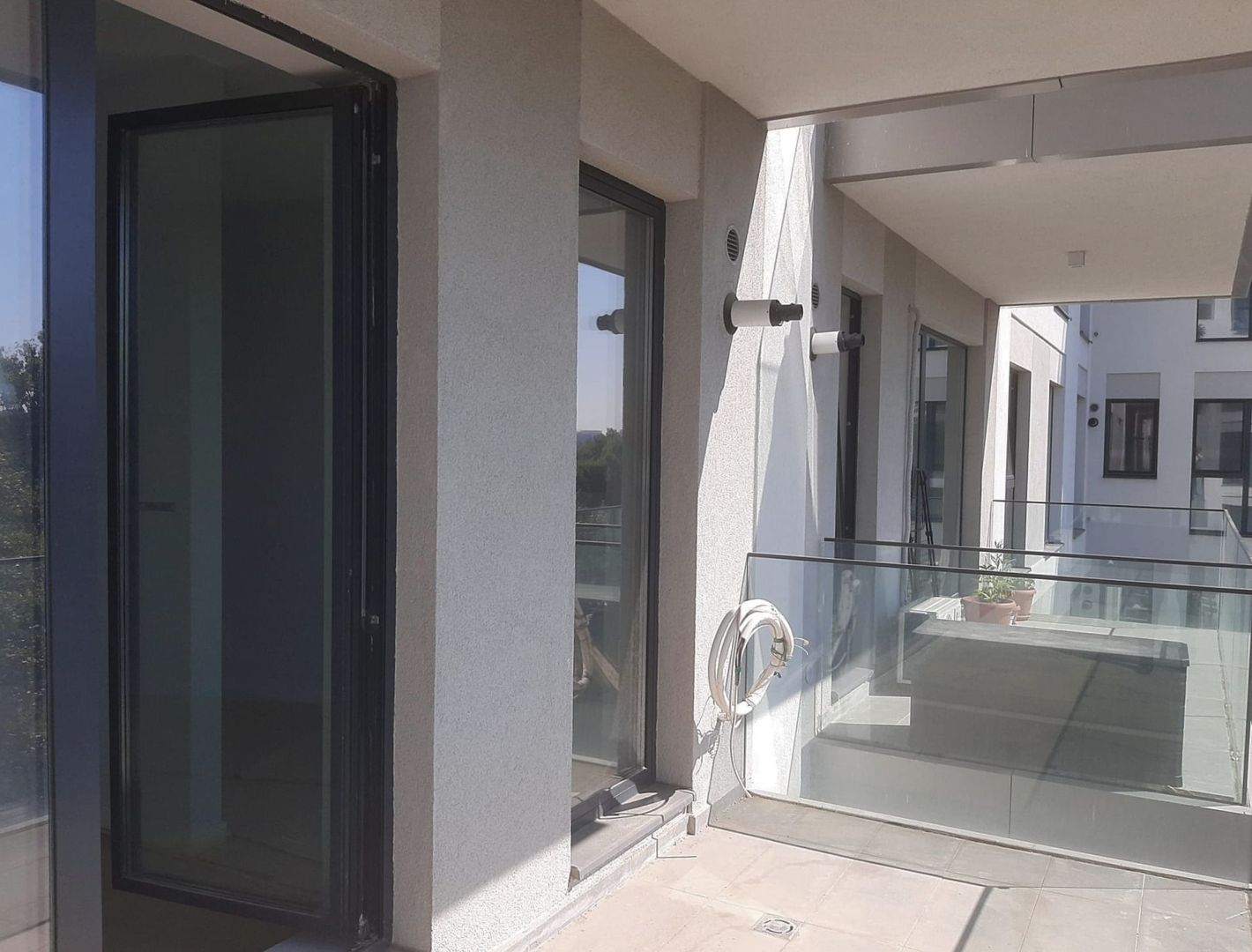Vanzare Apartament modern cu 2 camere etaj 3 langa Petrom City - imaginea 8