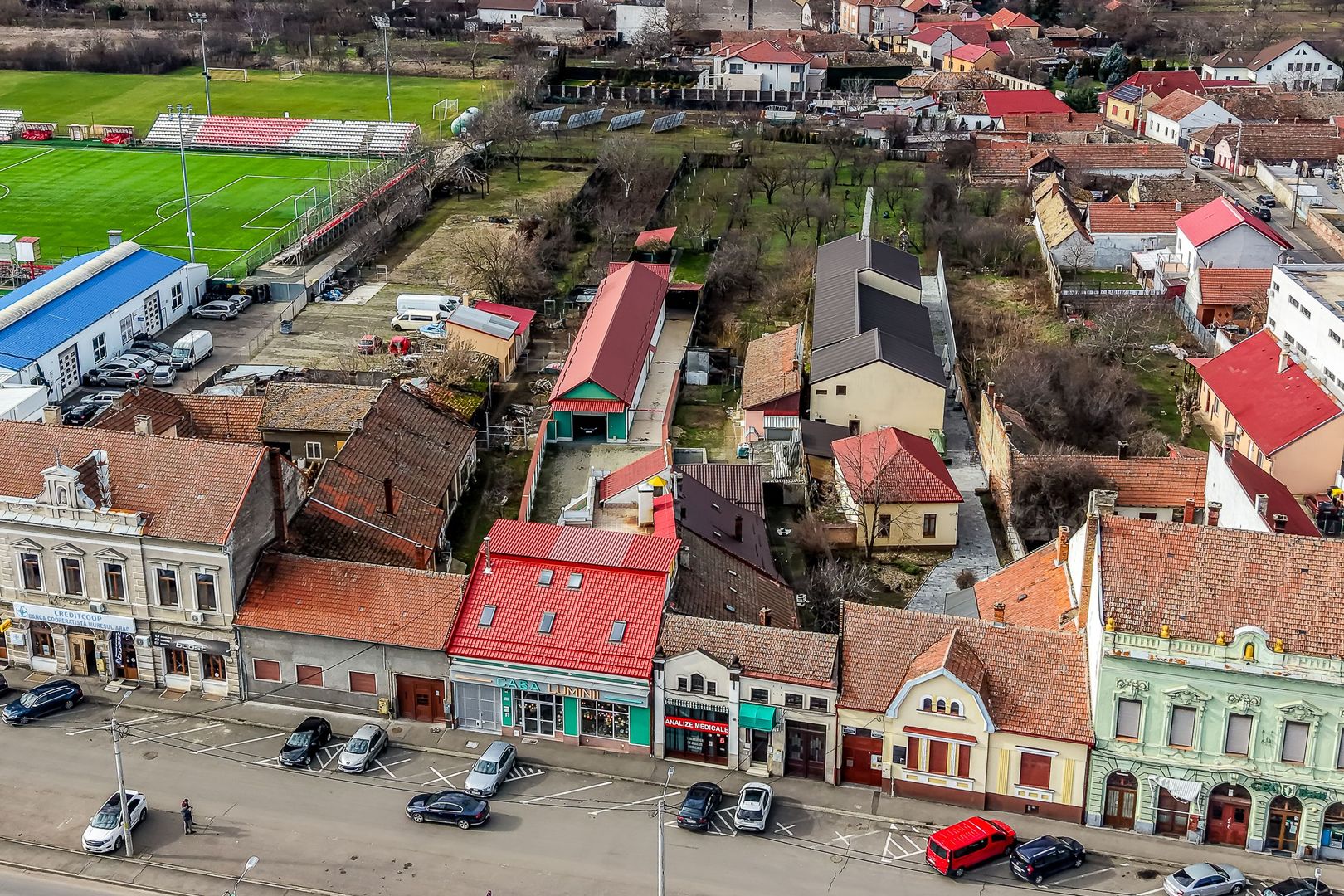 Imagine 4 - Spațiu comercial,  hala, si un penthouse în centrul Aradului Nou