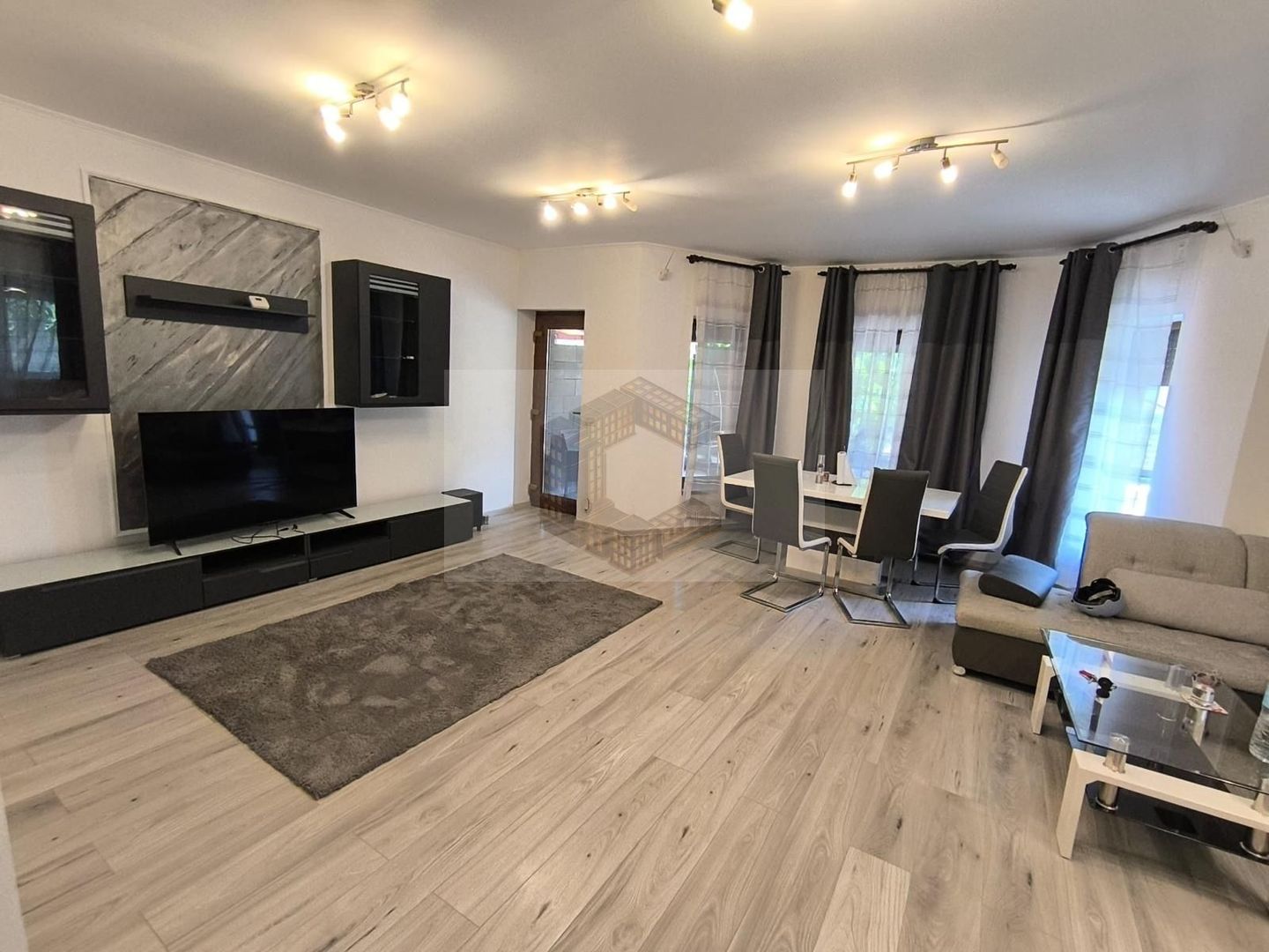 Duplex cu 5 camere și 3 bai, acces auto, Dumbrăvița - imaginea 3