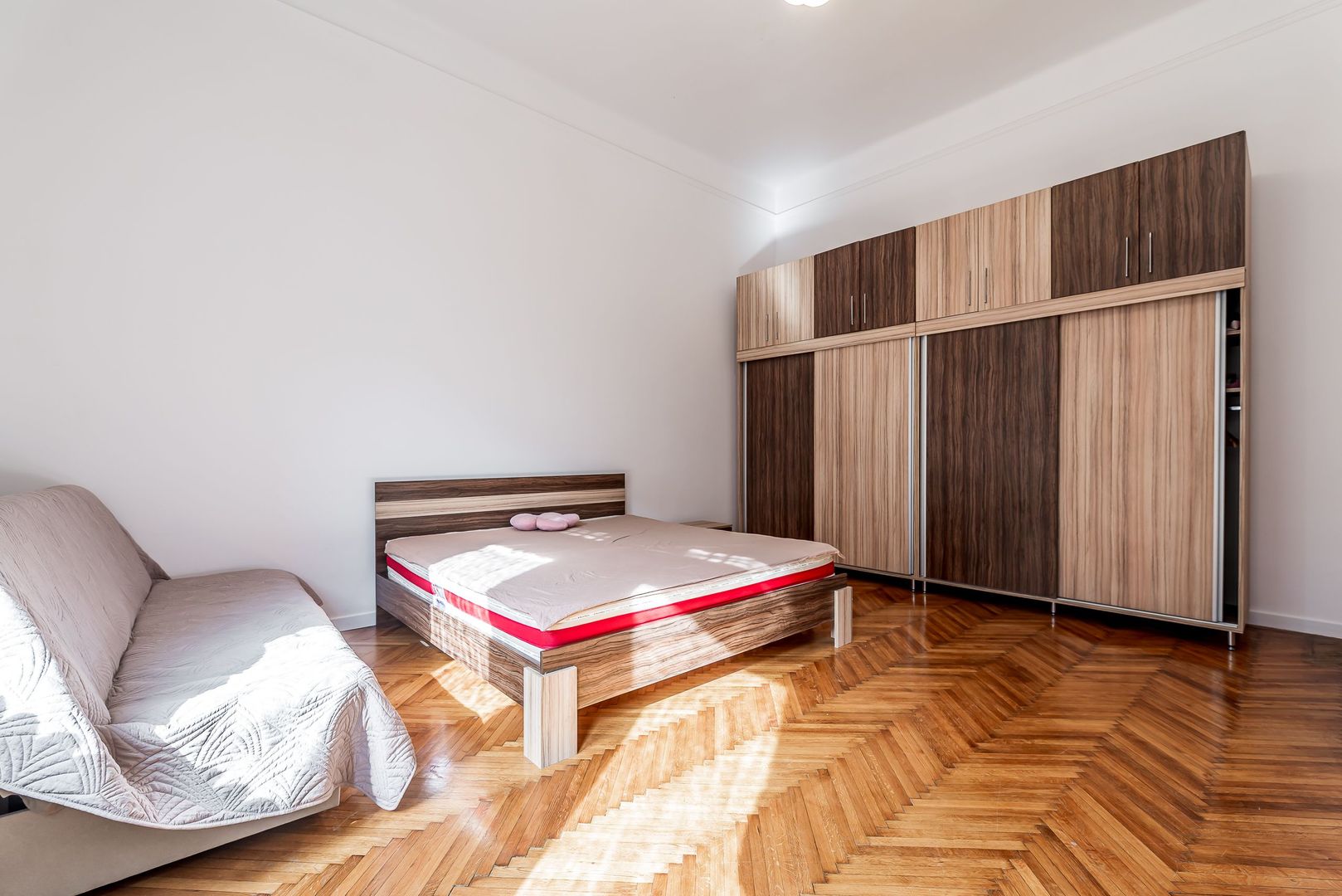 Imagine 5 - Apartament spațios cu 2 camere, situat pe strada Mețianu