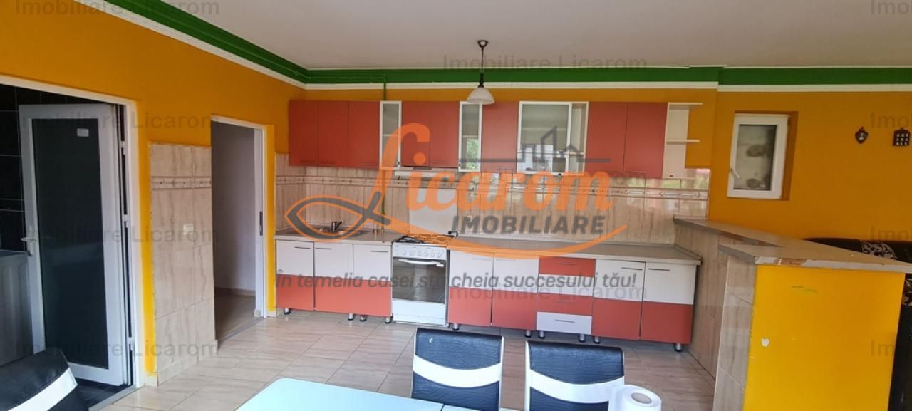 Casa individuala cu 2 apartamente, 6 camere,teren 403 mp,ASTRA. - imaginea 7