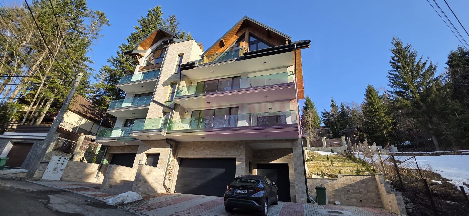Apartament 3 camere de vânzare la Sinaia