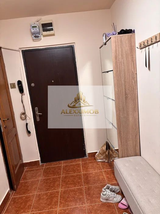Apartament de Vanzare - 4 Camere - 81 mp - Zona PIATA PROGRESUL - imaginea 4