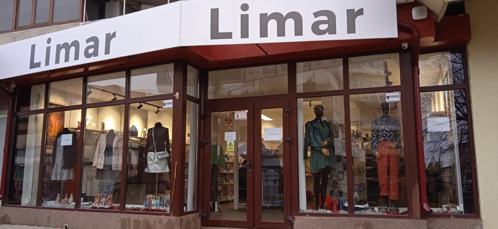 Spațiu comercial 200 mp ultracentral singurul vad pietonal 100% Roman