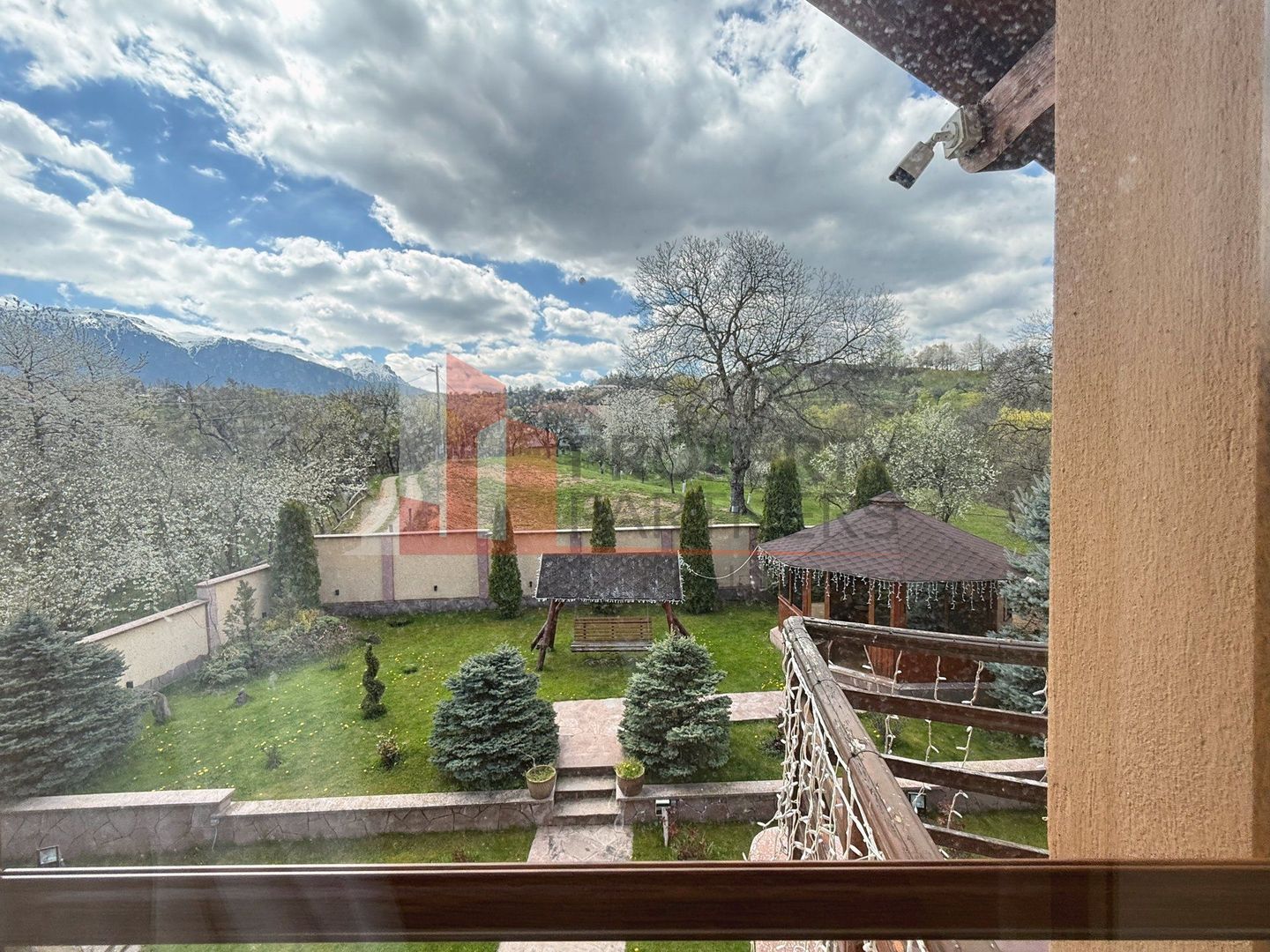 Casă 5 dormitoare + casă de oaspeți, priveliște Piatra Craiului, Sohodol-Bran - imaginea 8