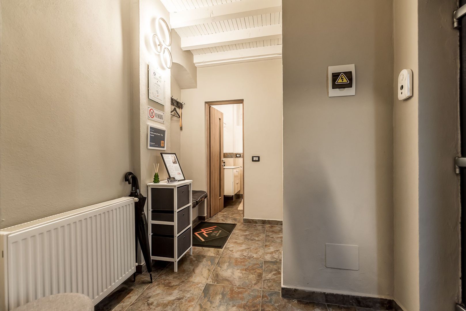 Imagine 5 - 90 mp, două niveluri, complet mobilat și ultracentral, în Arad