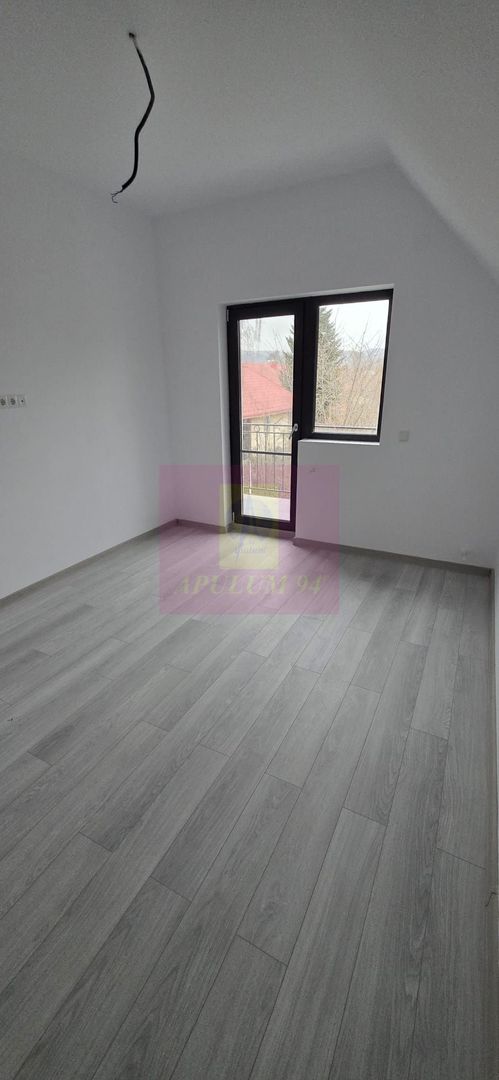 Vila de vanzare cu 4 camere in Brebu - imaginea 23