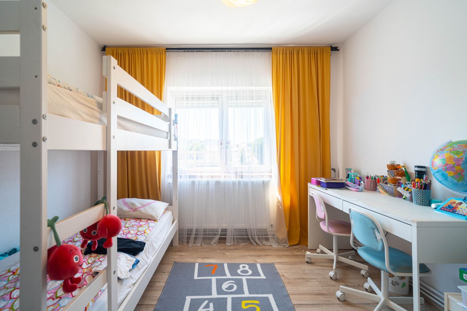 Imagine 3 - Apartament 5 camere Vlaicu – Renovat, 2 băi, centrală proprie