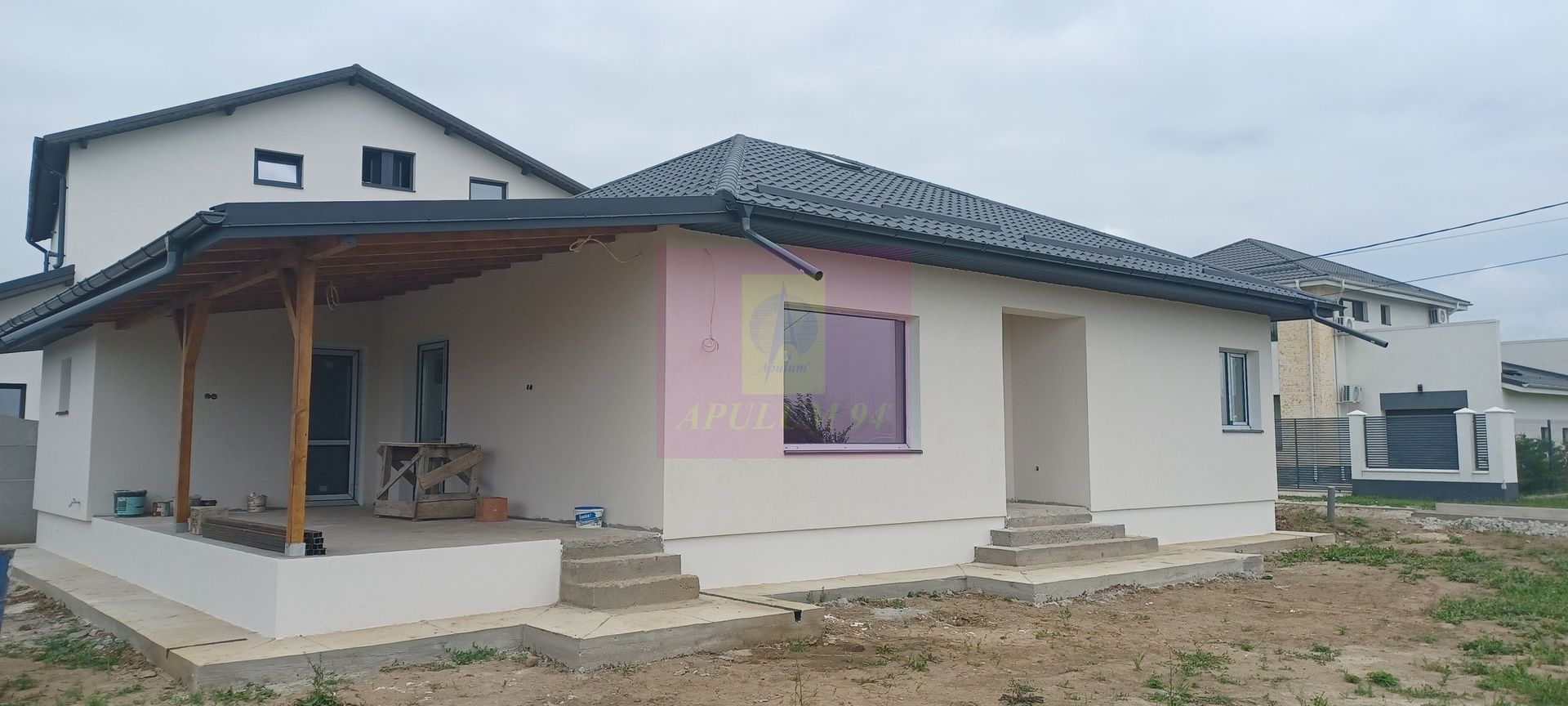 Săbăreni, casă nouă parter 137 mp, curte 400 mp