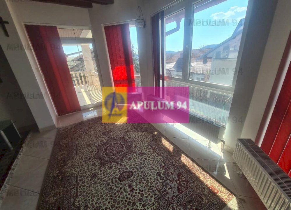 CASA (VILA) DE VANZARE IN CORNU