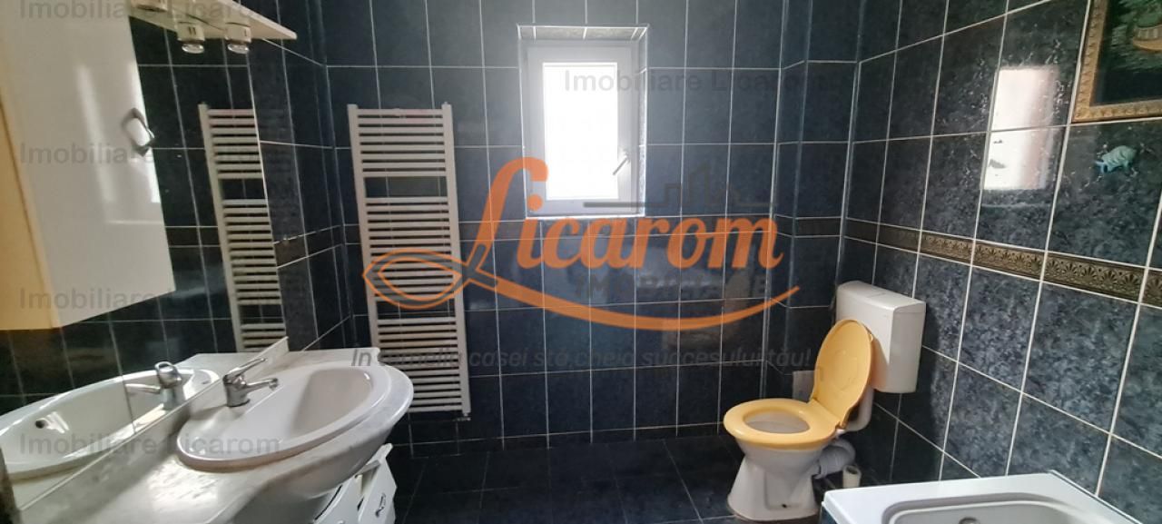 Casa individuala cu 2 apartamente, 6 camere,teren 403 mp,ASTRA. - imaginea 9