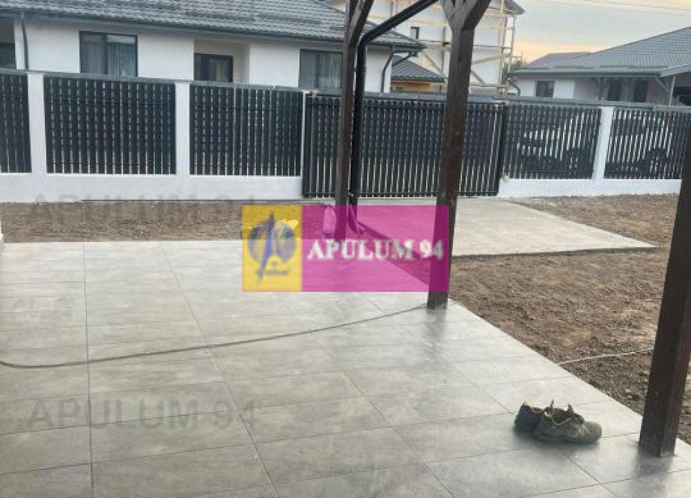 Săbăreni, casă nouă tip parter, cu pod mansardabil