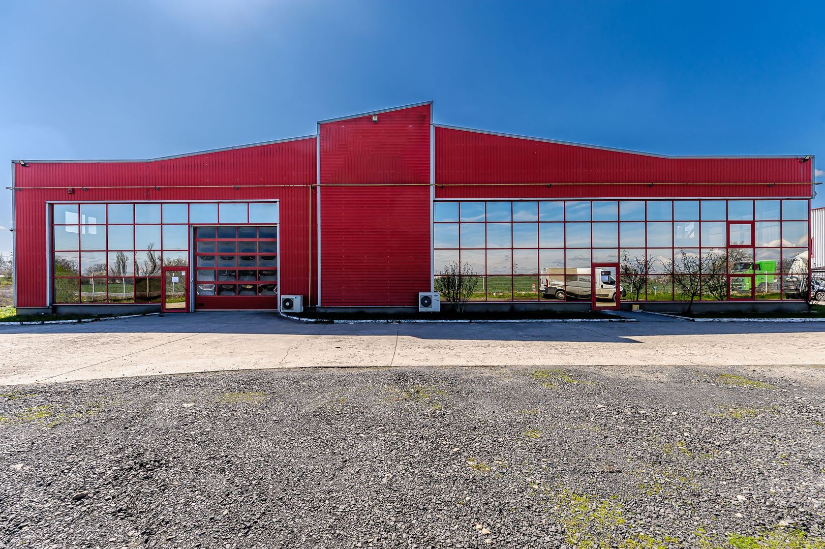 Hală industrială ideală pentru producție sau showroom în Arad