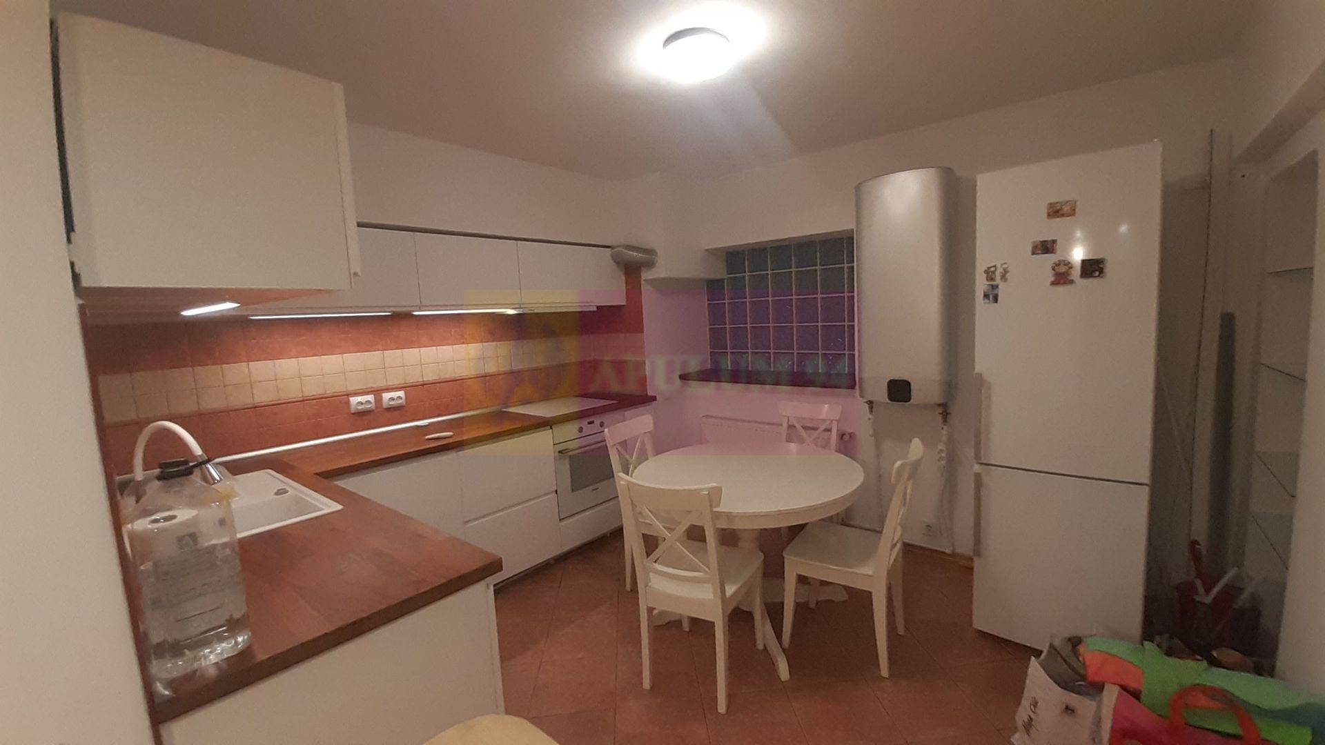 Apartament 3 Camere - Un Cămin Chic Ultracentral la Piața Romană