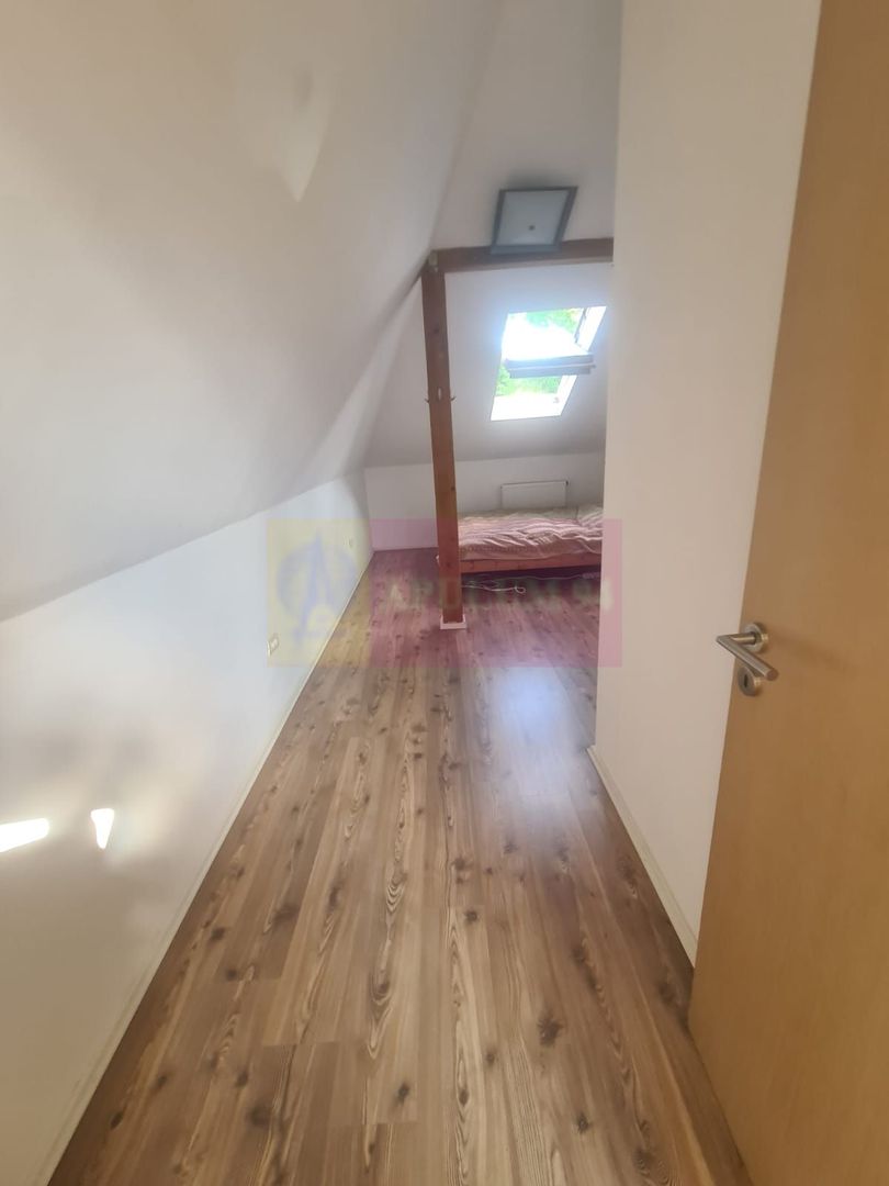 Vila de vanzare cu 6 camere in Cornu (teren 6.600 mp)