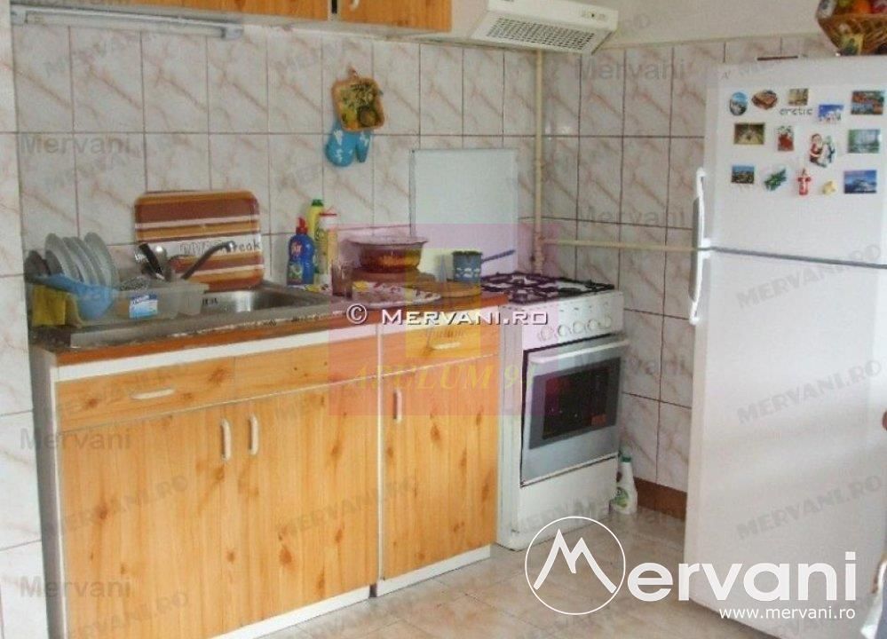 Vila de vanzare in Busteni - Zona Centrala - imaginea 13