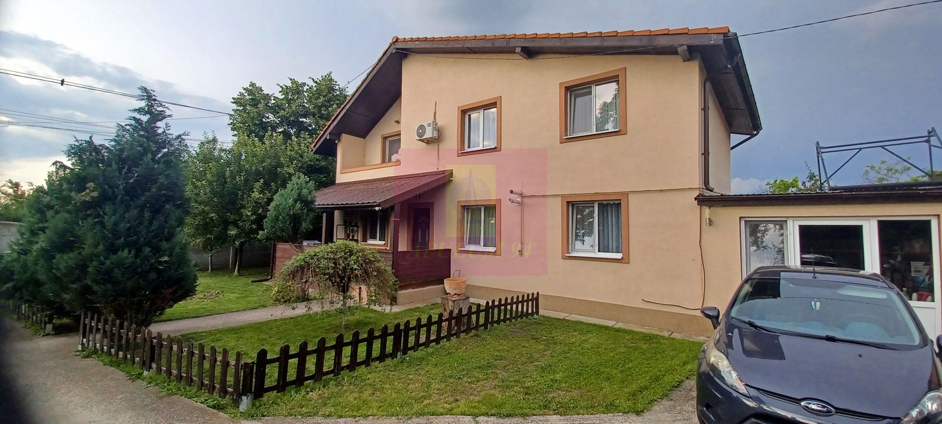 Săbăreni, casă 2009, P+1, terasă, garaj, curte 315 mp