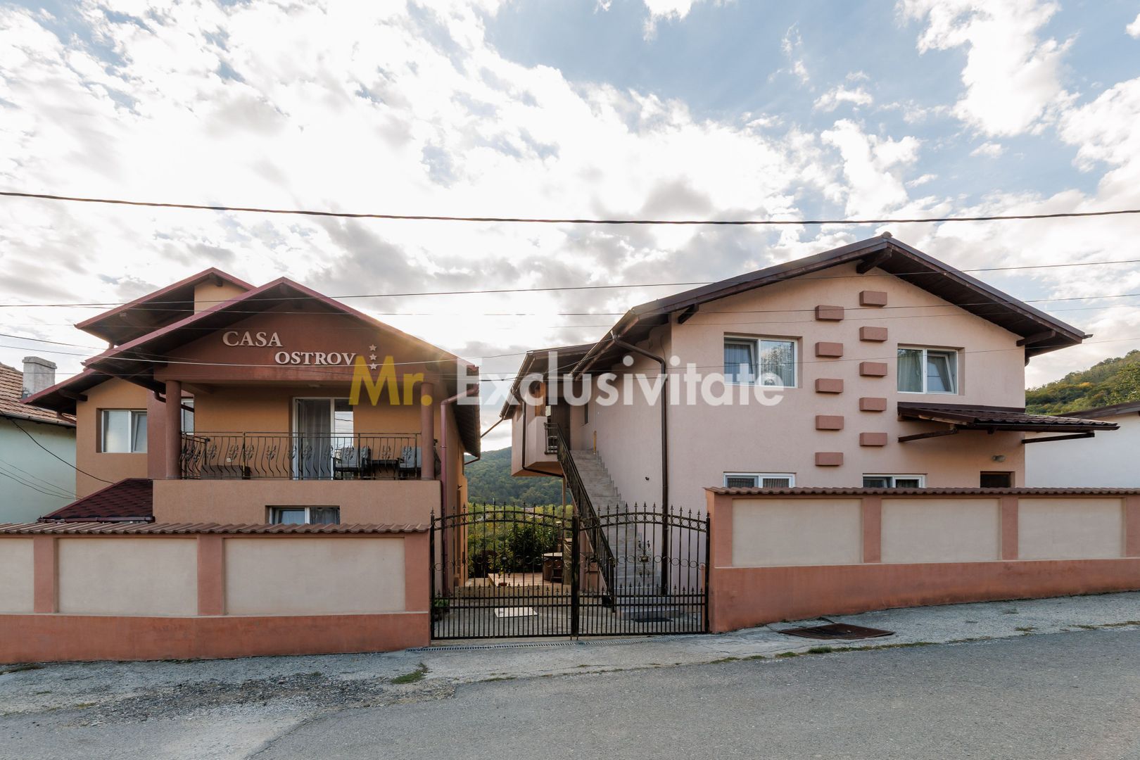 Proprietate cu 2 case | Ideală pentru două familii - Calimanesti! - imaginea 2