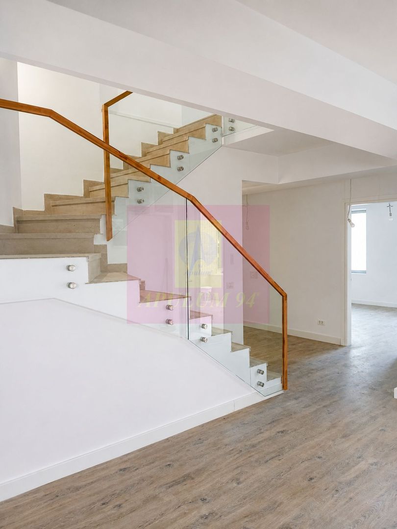 Apartament 4 camere, tip duplex, P+1 – Licurg