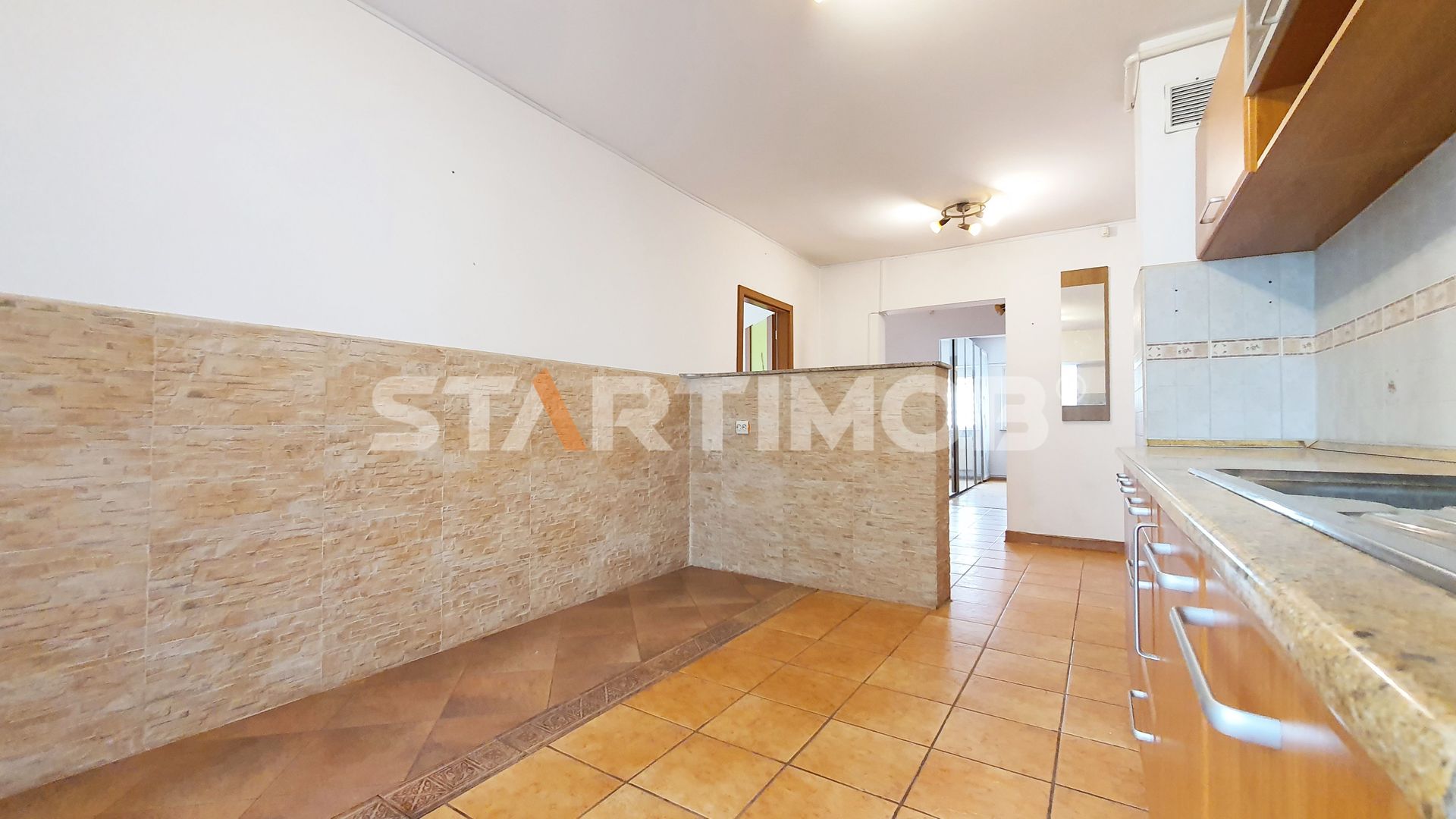 Apartament 3 camere  cu boxa si parcare