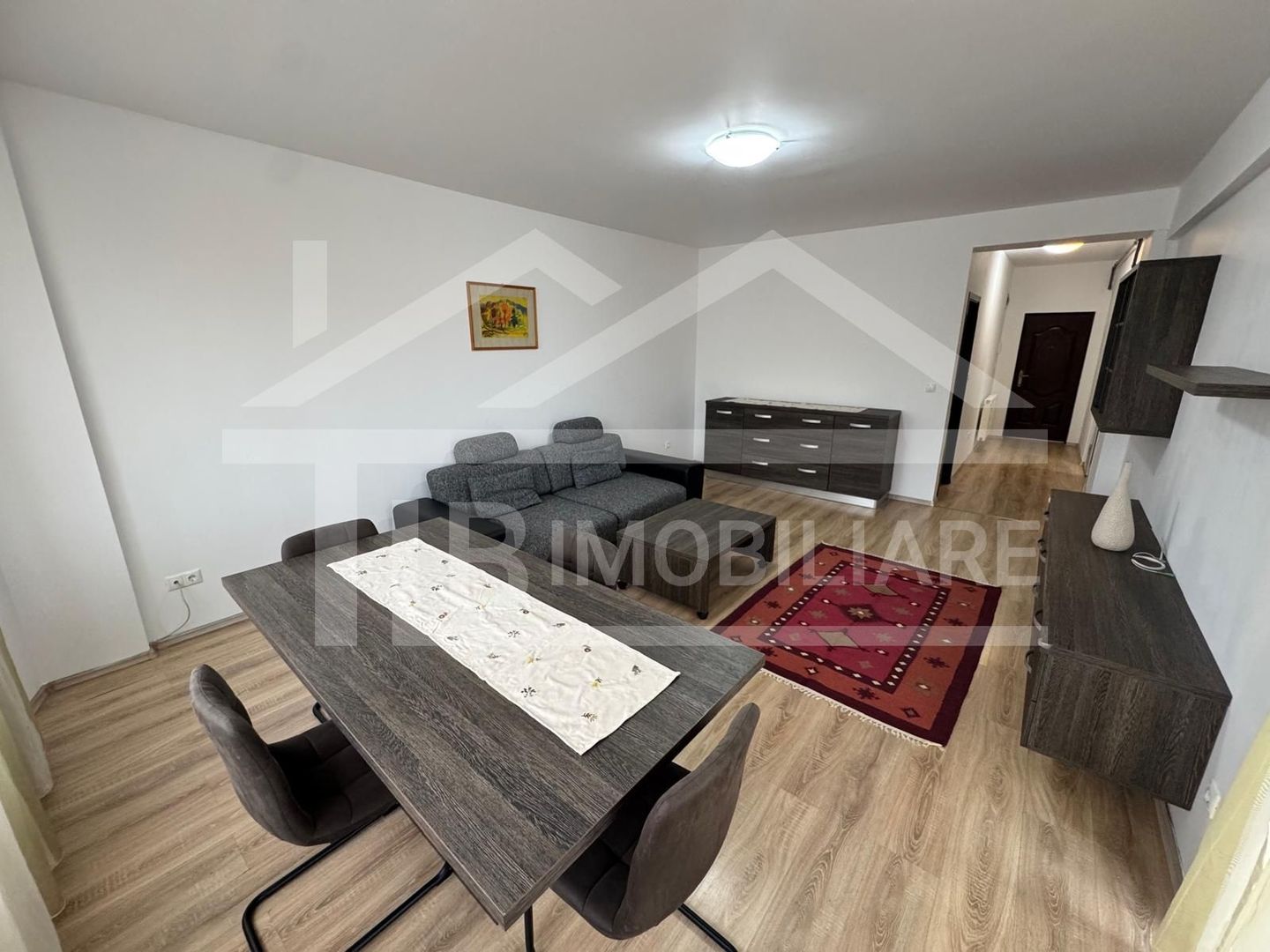 Apartament cu 2 camere, 70mp, terasa, parcare, Zona Centrala - imaginea 2