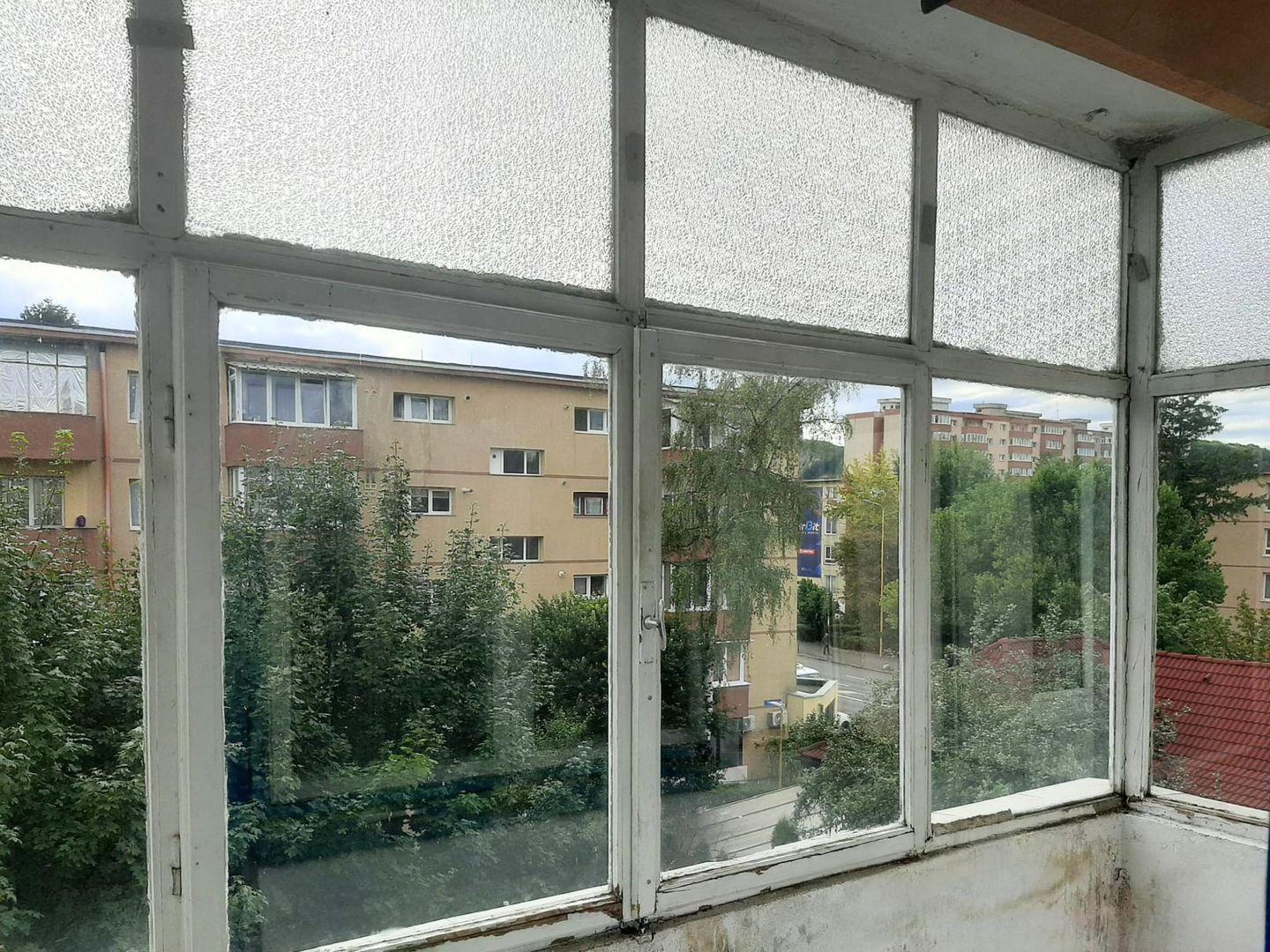 Apartament 2 camere 89000 EUR etaj intermediar foarte aproape de piata Astra - imaginea 4