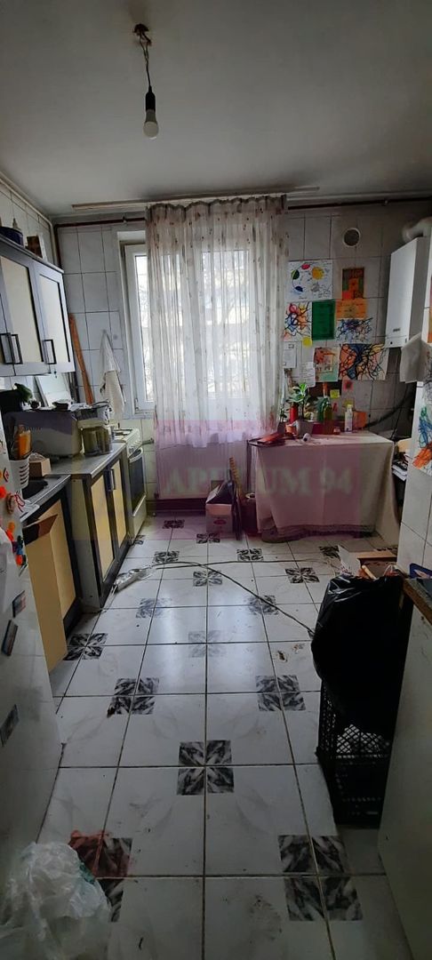 Vanzare apartament de 3 camere Dr Taberei-Valea Oltului