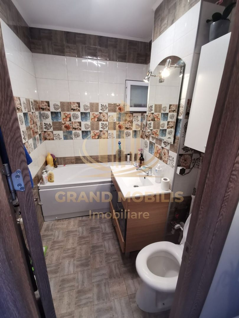 Vând apartament cu trei camere confort 1 - imaginea 5