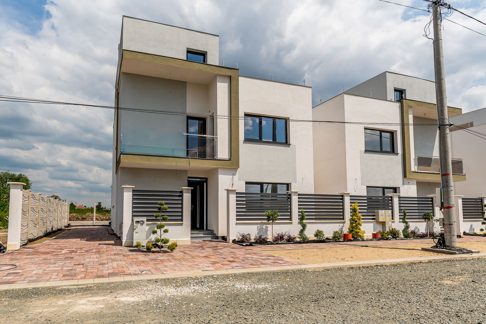 Imagine 1 - Vilă nouă cu terasă panoramică – design premium, 4 dormitoare, în Gai