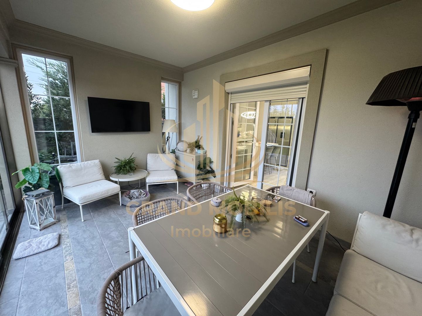 Casa in stil mediteranean, ultrafinisată 5 camere, 3 bai + curte. - imaginea 4