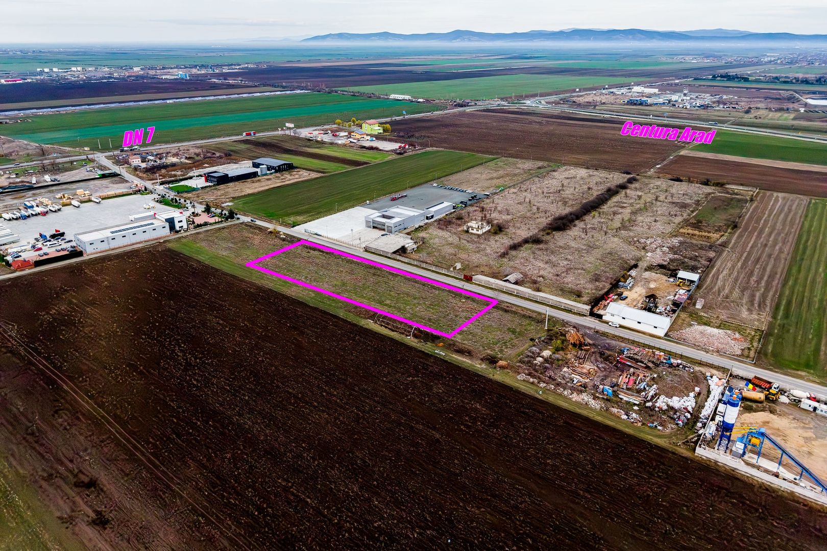 Teren cu acces DN7 și A1, ideal pentru dezvoltări industriale