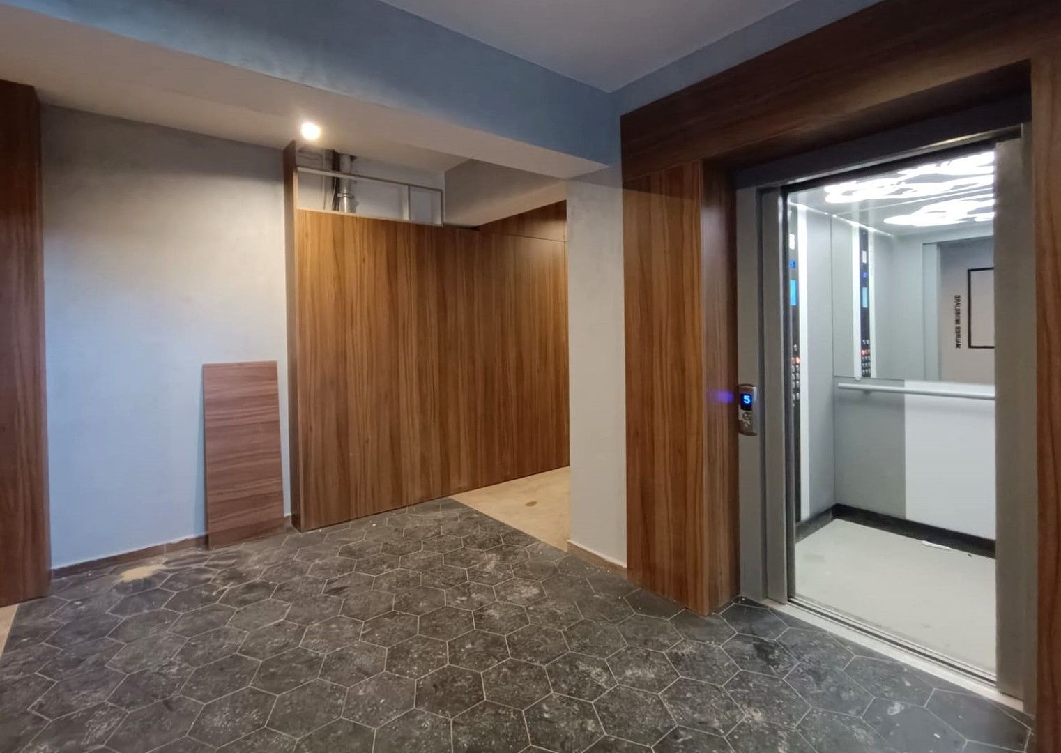 2 camere mobilat cu balcon generos de 9 mp boxă și parcare subterană - imaginea 10