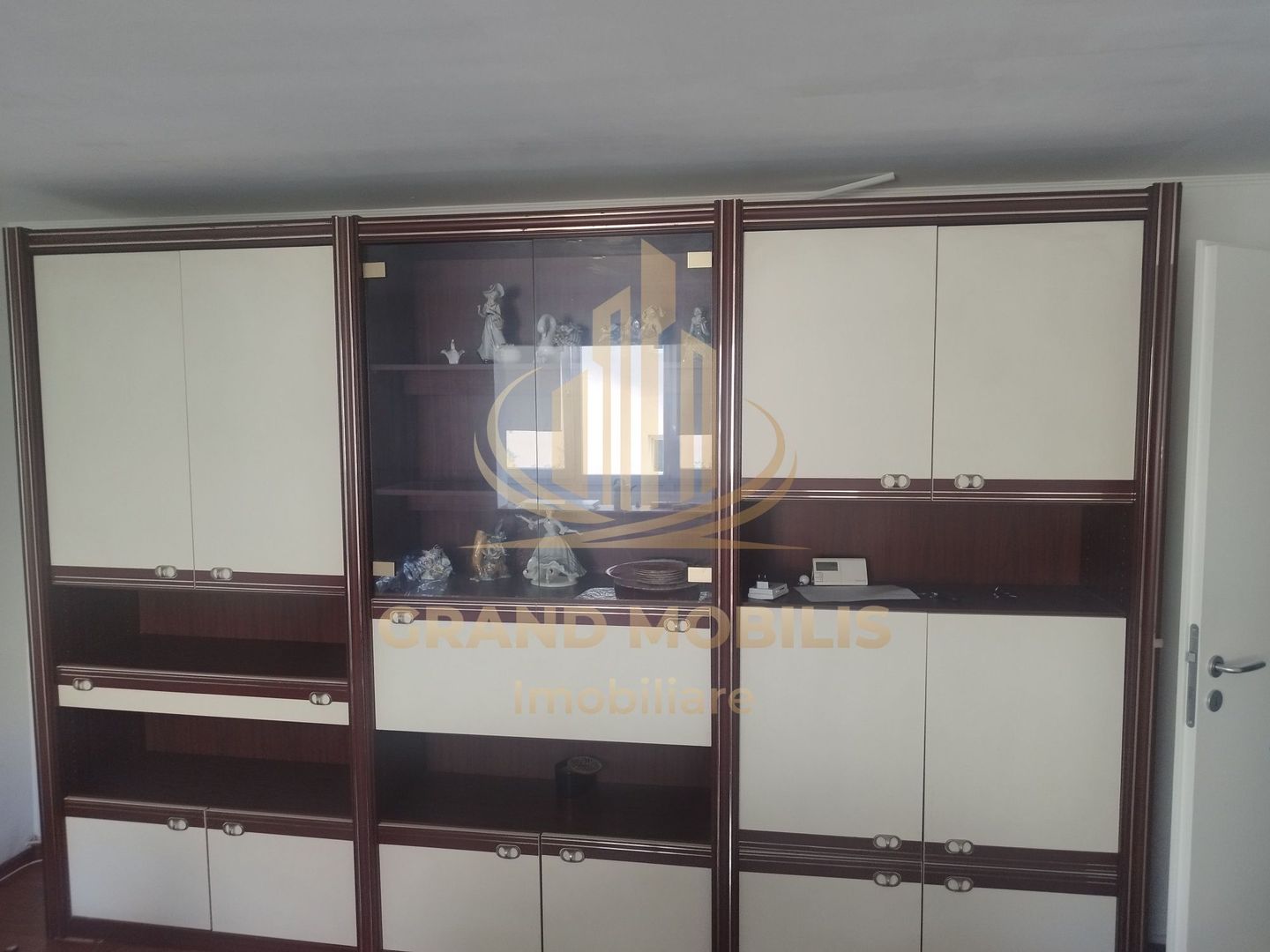 Apartament cu 3 camere, complet renovat și mobilat | Calea Șagului - imaginea 4
