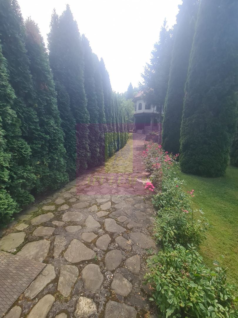 Vila de vanzare in Campina - Zona Lunca Mare