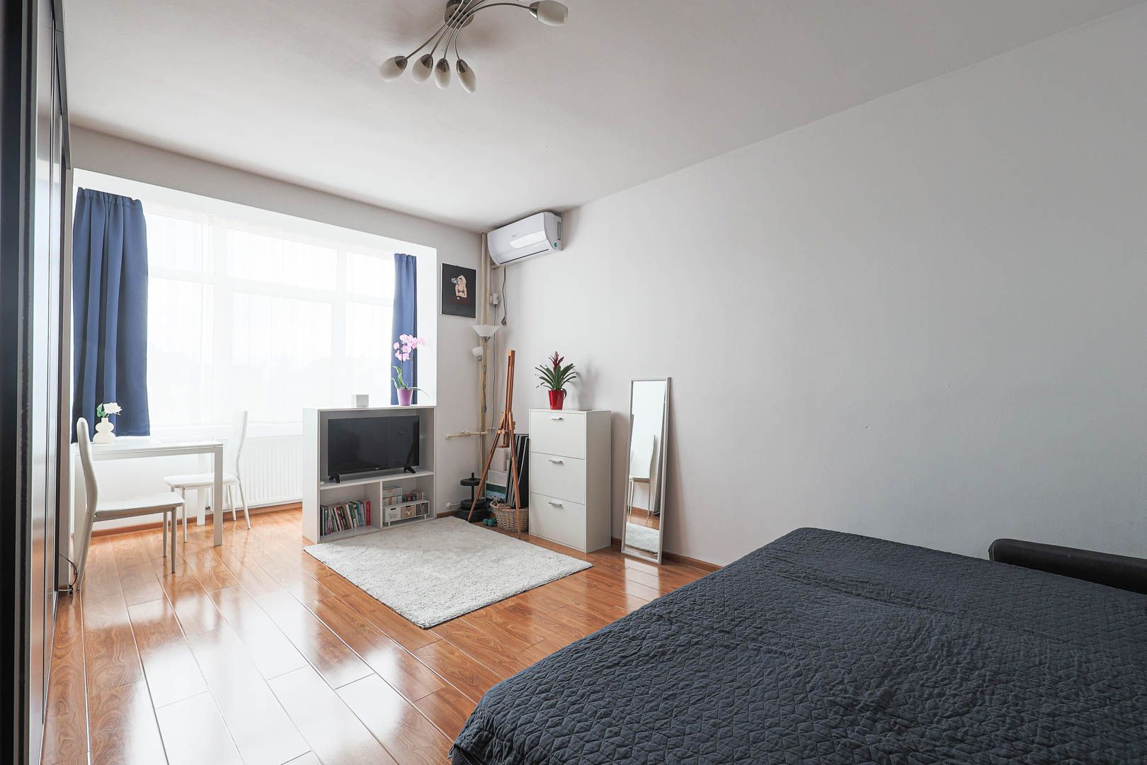 Apartament la cheie cu o camera – Strada Decebal Comision 0