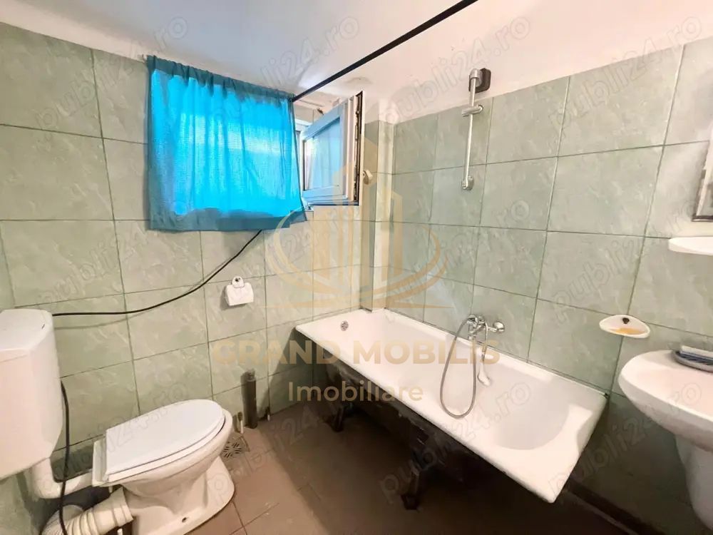 Casa de vanzare 3 apartamente zona Lipovei - imaginea 3