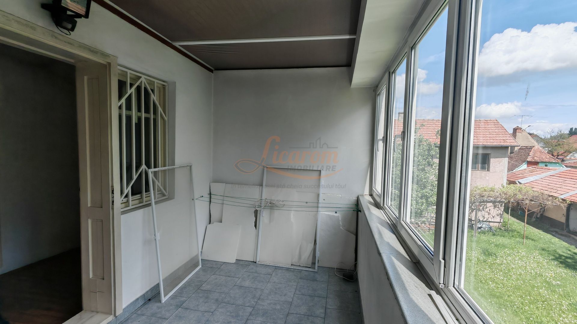 Casa PRETABILA DESTINATIE COMERCIALA,Brasovul Vechi,P+E, 3 cam - imaginea 2