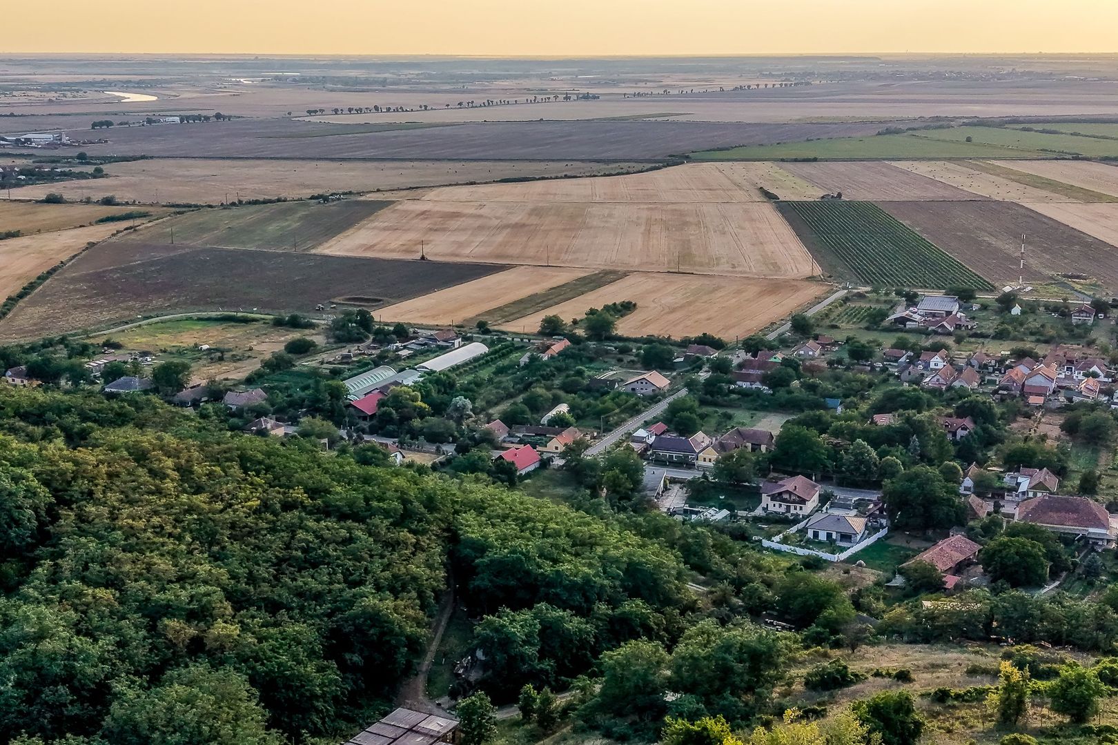 Imagine 8 - Teren pe deal, 1.150 mp, în Miniș, front 26 m, Drumul Vinului
