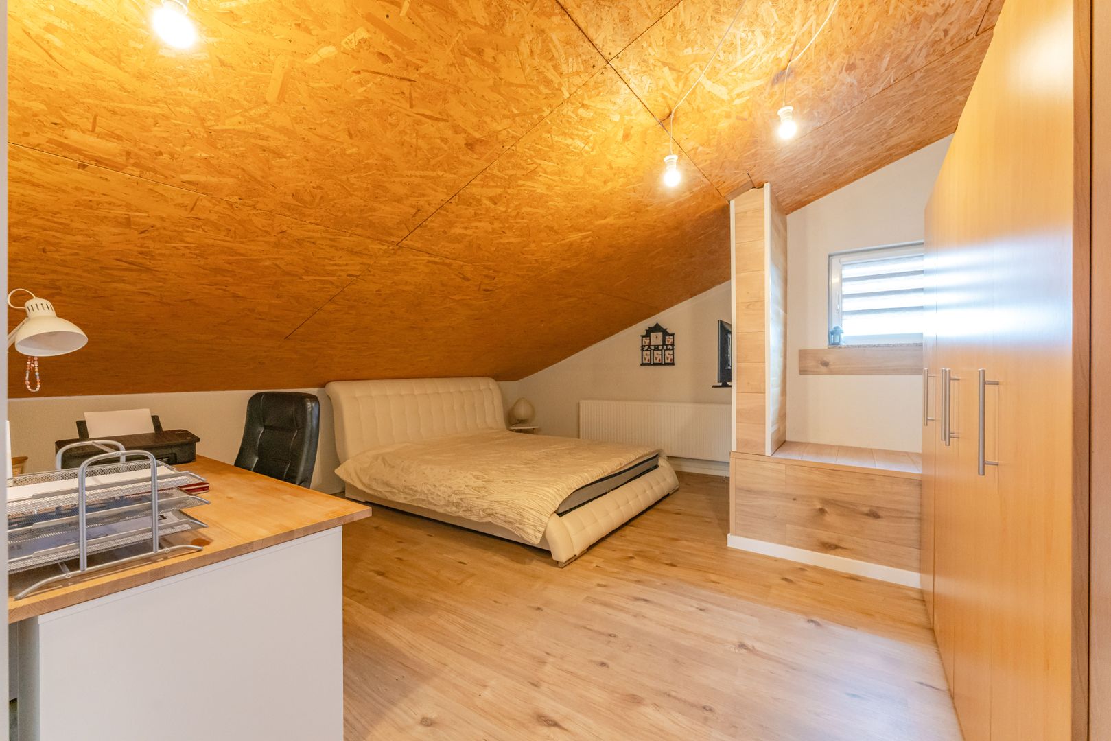 Casa mobilata utilata cartier Izvor Tarlungeni Brasov - imaginea 14