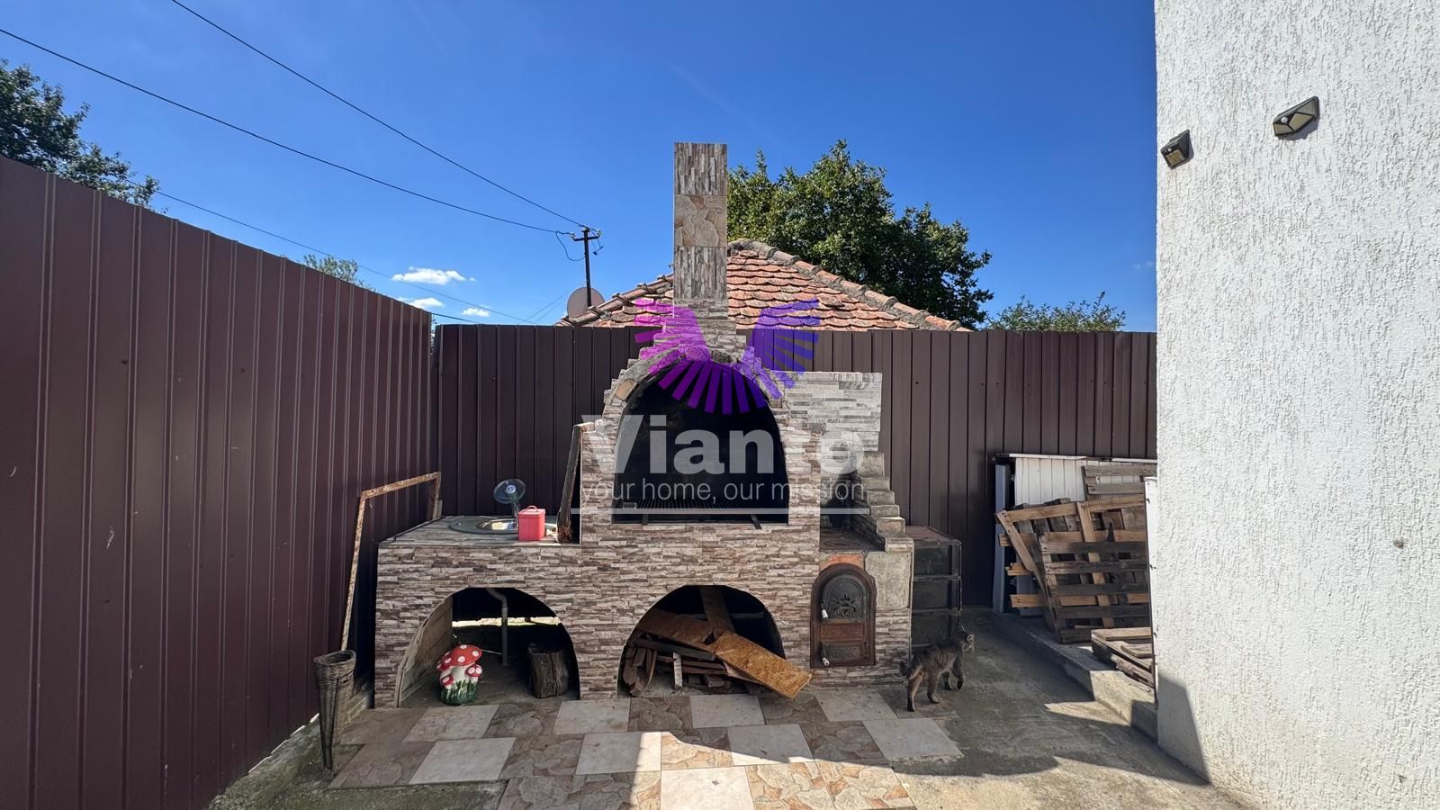 Casa Individuala de Inchiriat 5 Camere - Curte cu Zona de Barbeque-Gusterita