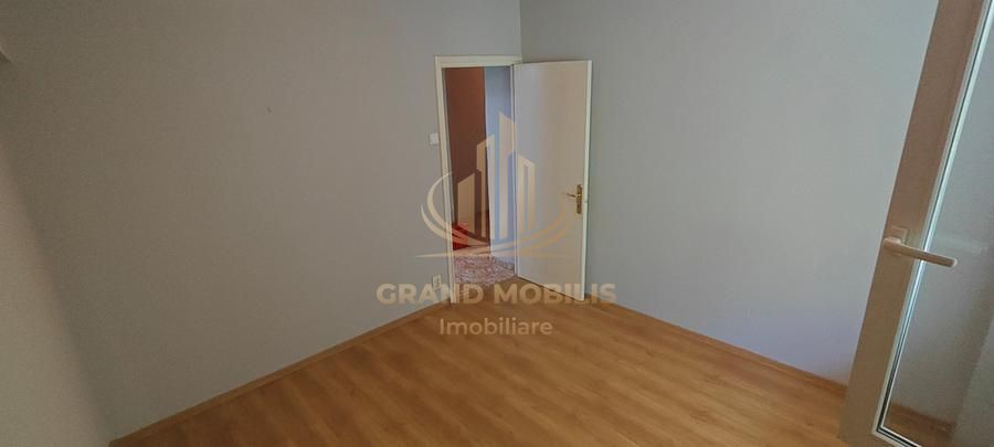 Vanzare apartament 3 camere decomandat Tineretului - imaginea 5