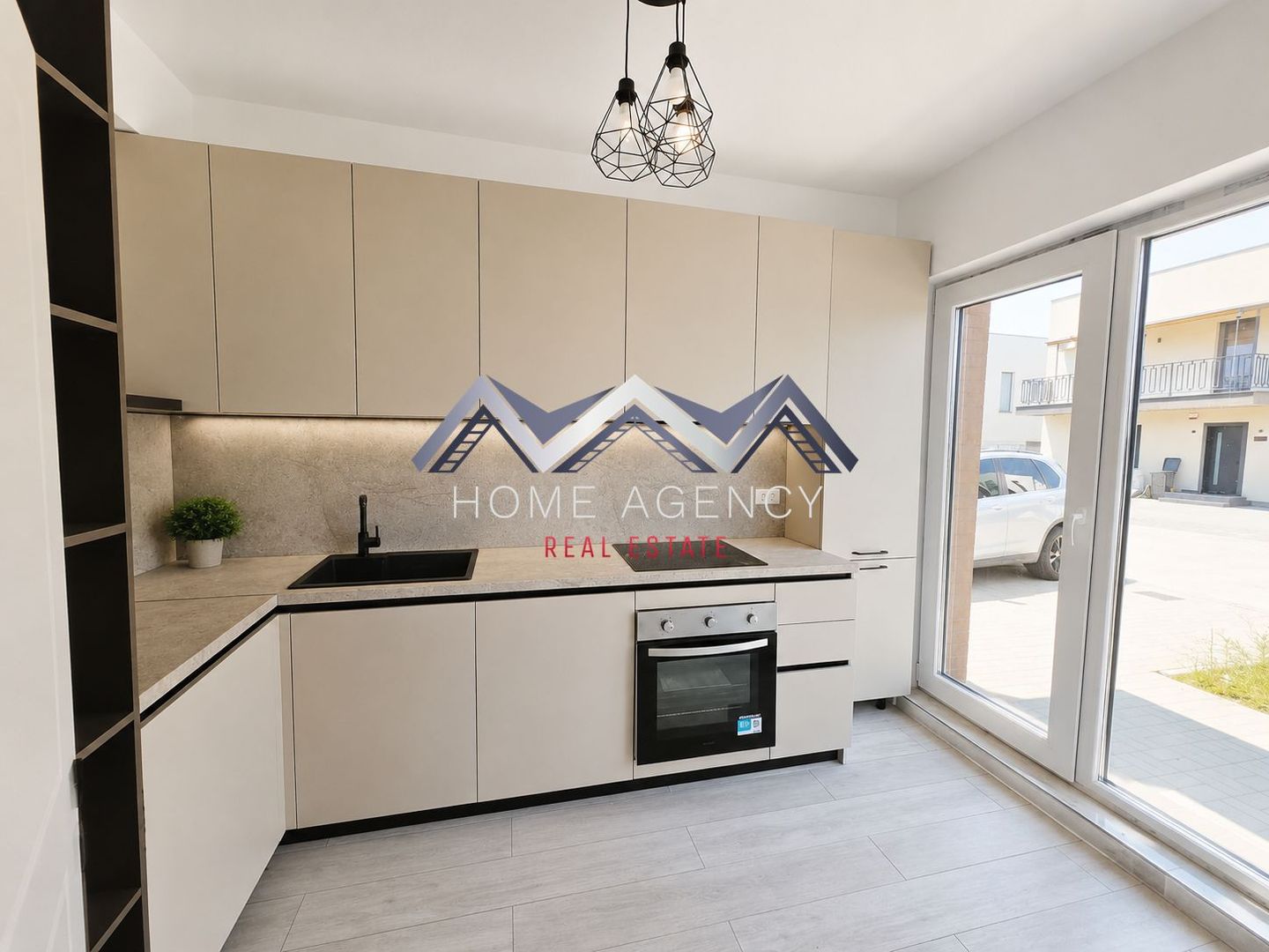 Casă pe parter | 300 mp curte | prima închiriere - imaginea 4