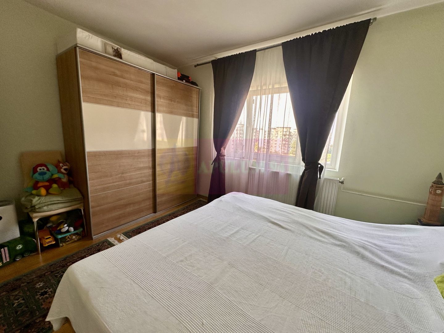 2 camere de vanzare Sebastian - Novaci