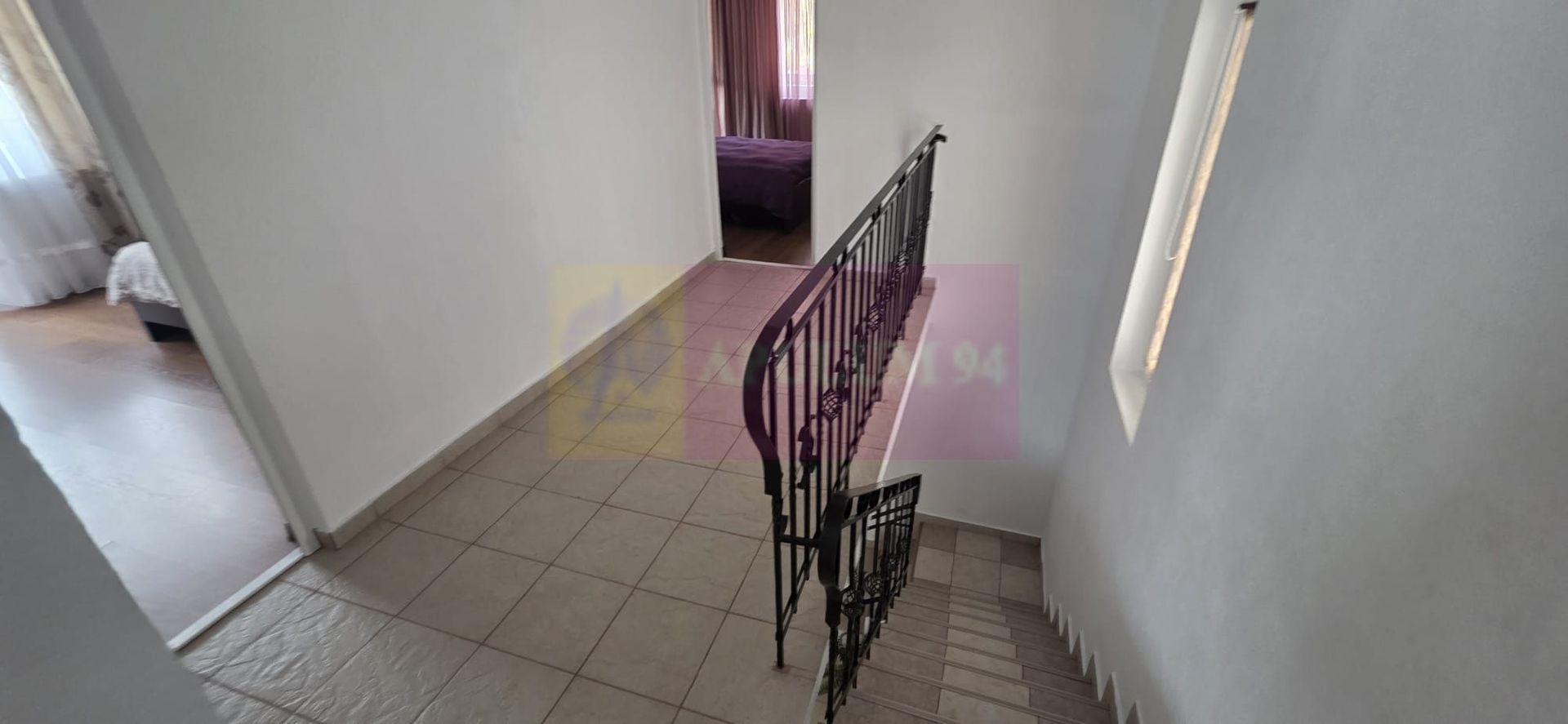 Vila de vânzare cu 8 camere și garj in Busteni