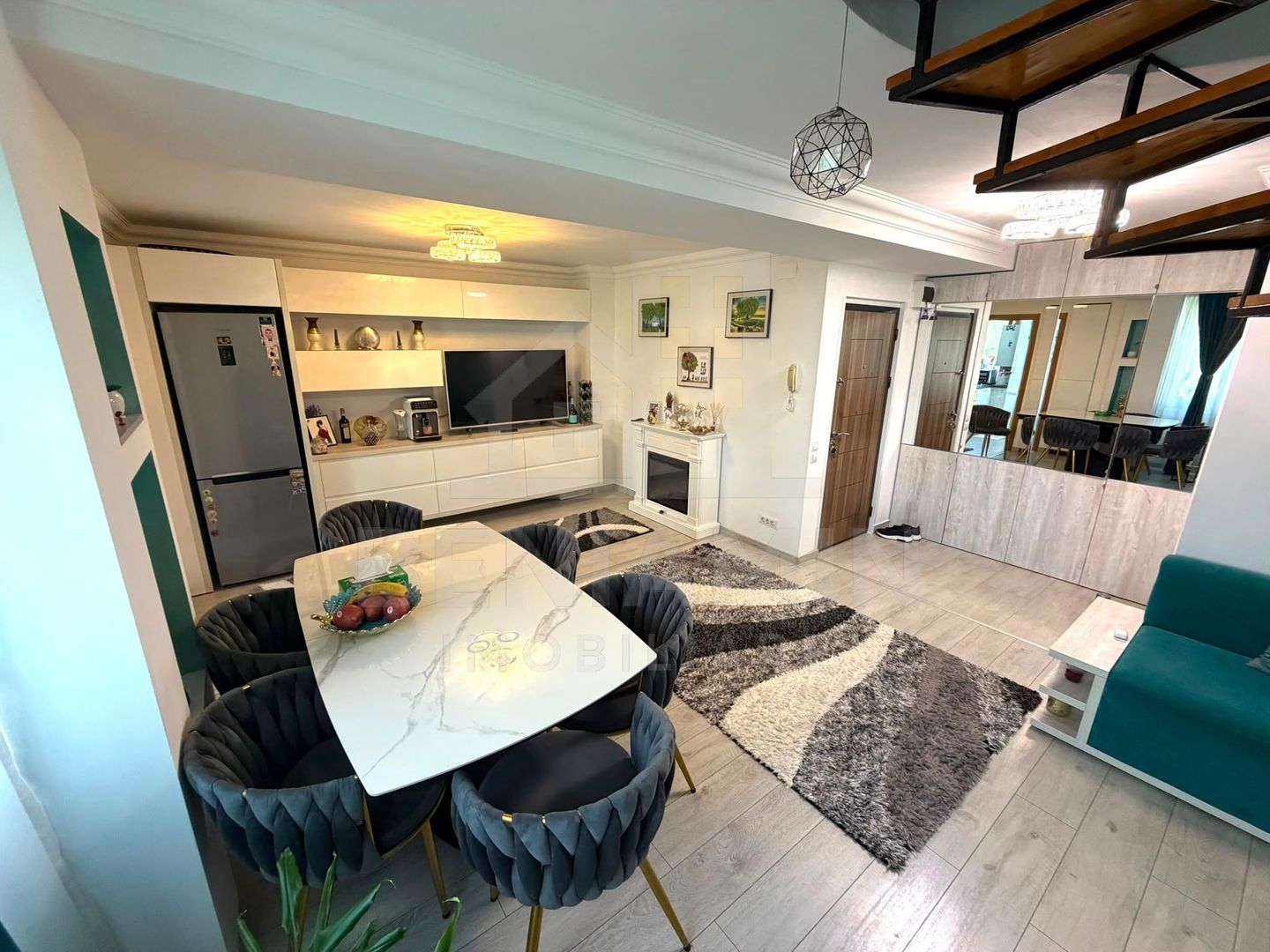 Apartament cu 3 camere si 3 bai in Craiovita Noua - Promenada Mall - - imaginea 3