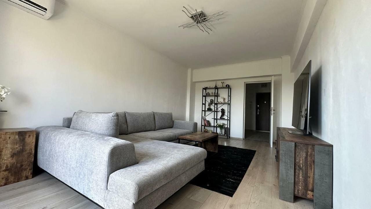 Apartament lux 2 camere Bd Unirii vedere stradala  A17
