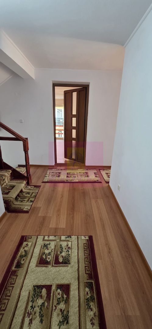 Vila cu 7 camere de vanzare in Busteni - imaginea 48